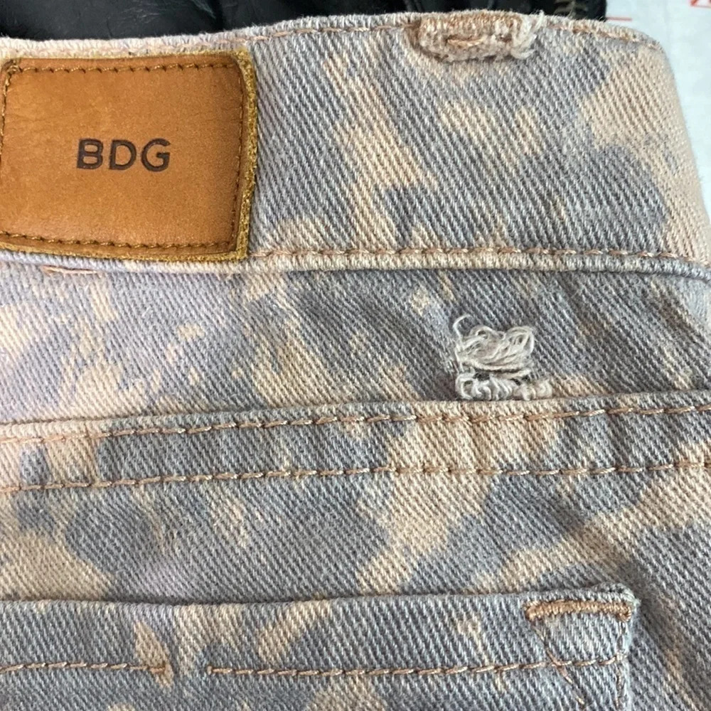 BDG Pink & Gray Damask Mid Rise Cigarette Ankle Jeans Size 25W 30L - Picture 10 of 10